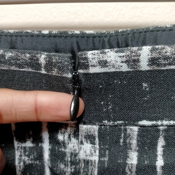 Banana Republic black and white Marble Sloan Pencil skirt  | womans size 4 - Picture 8 of 14